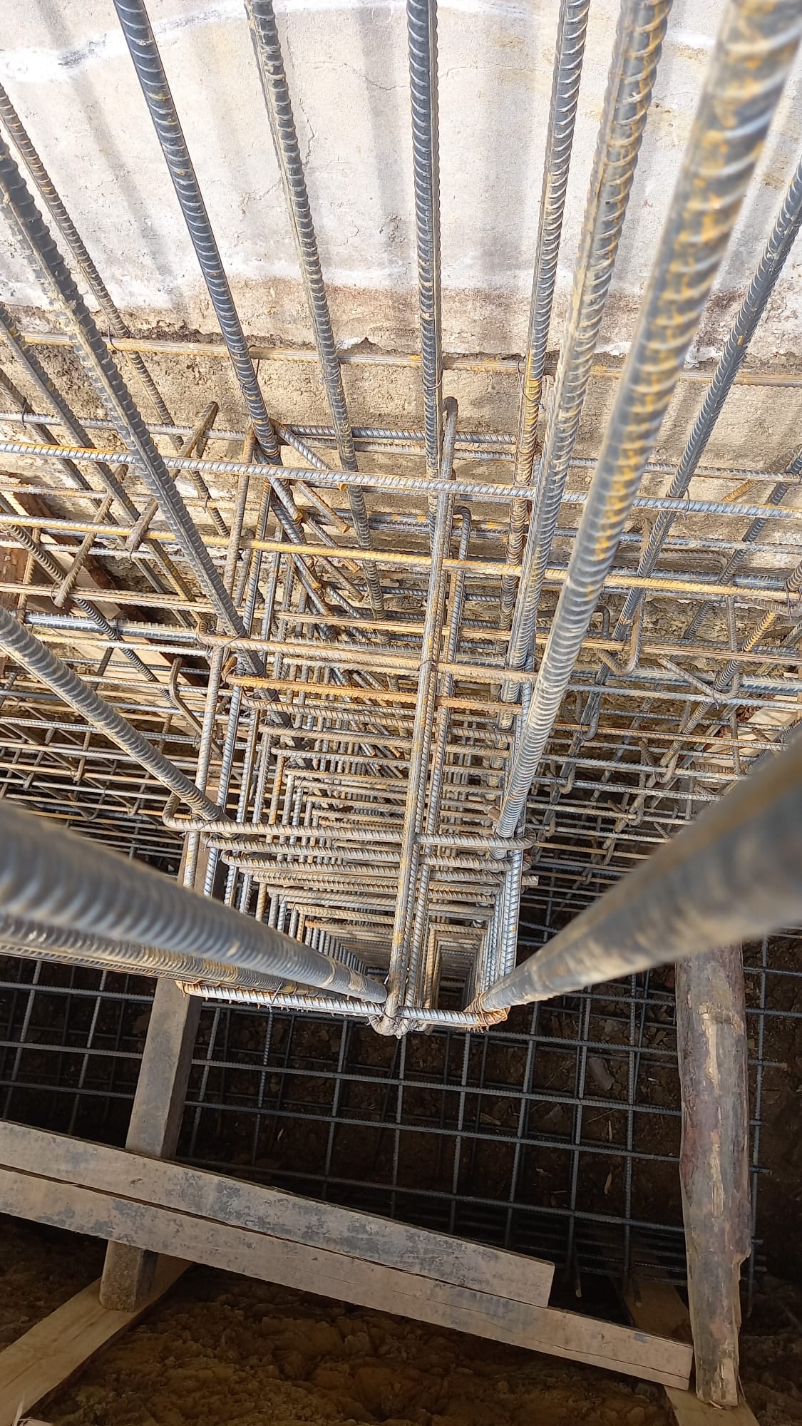 Demir Donatı Yandan Görünüm